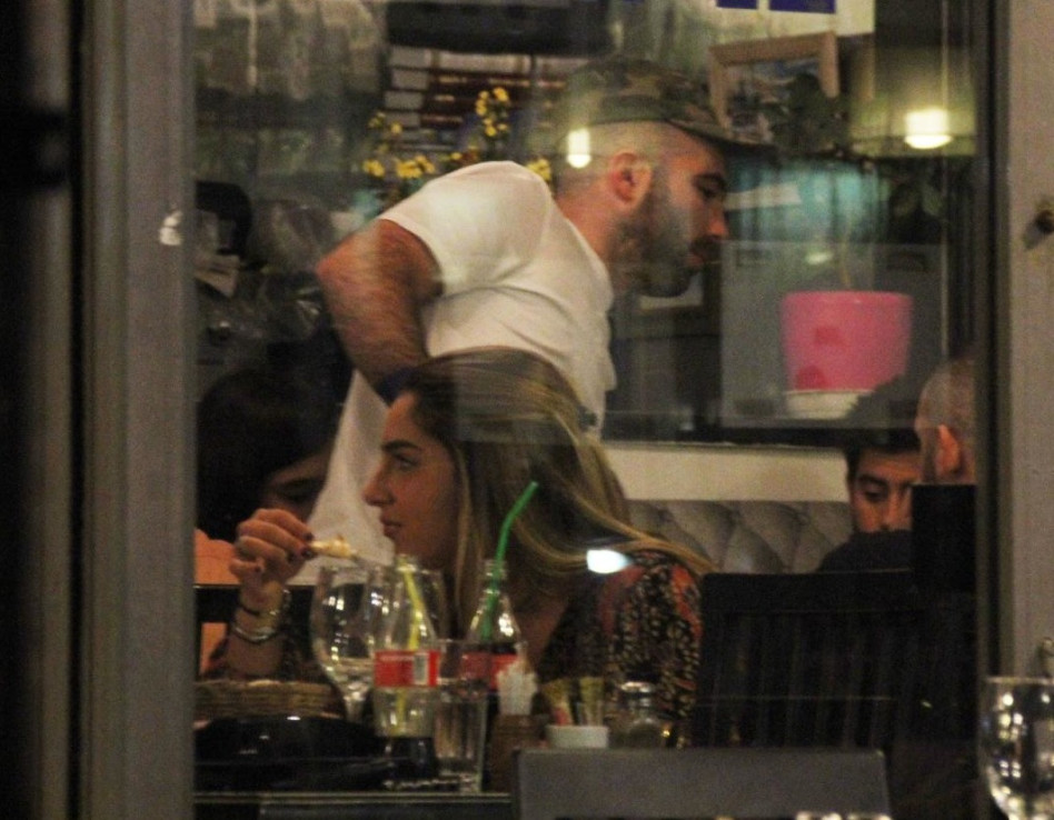 ולבסוף מנסה לברוח...