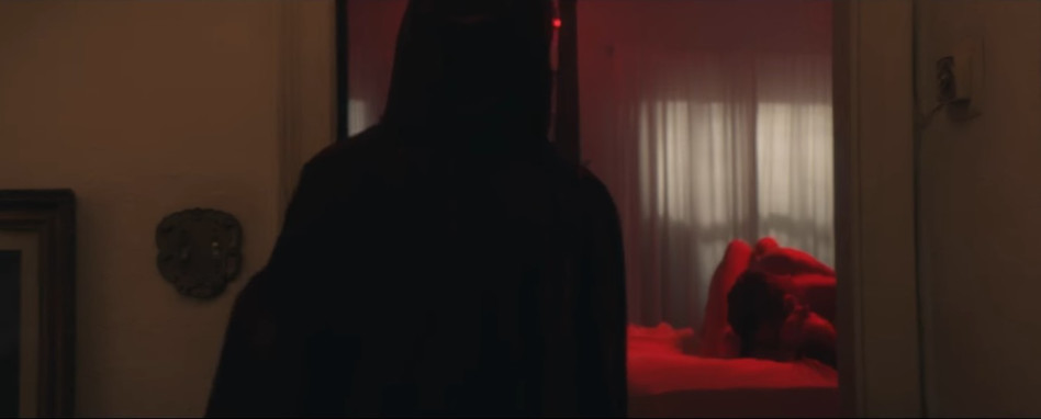 אבל אז, היא מגלה שהגיעה למסיבת חשק. כנראה