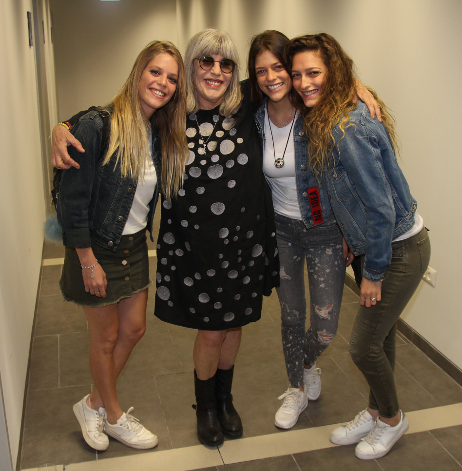 מאחורי הקלעים. האחיות של לירון רביבו וטובל'ה חסין (צילום: אור גפן)