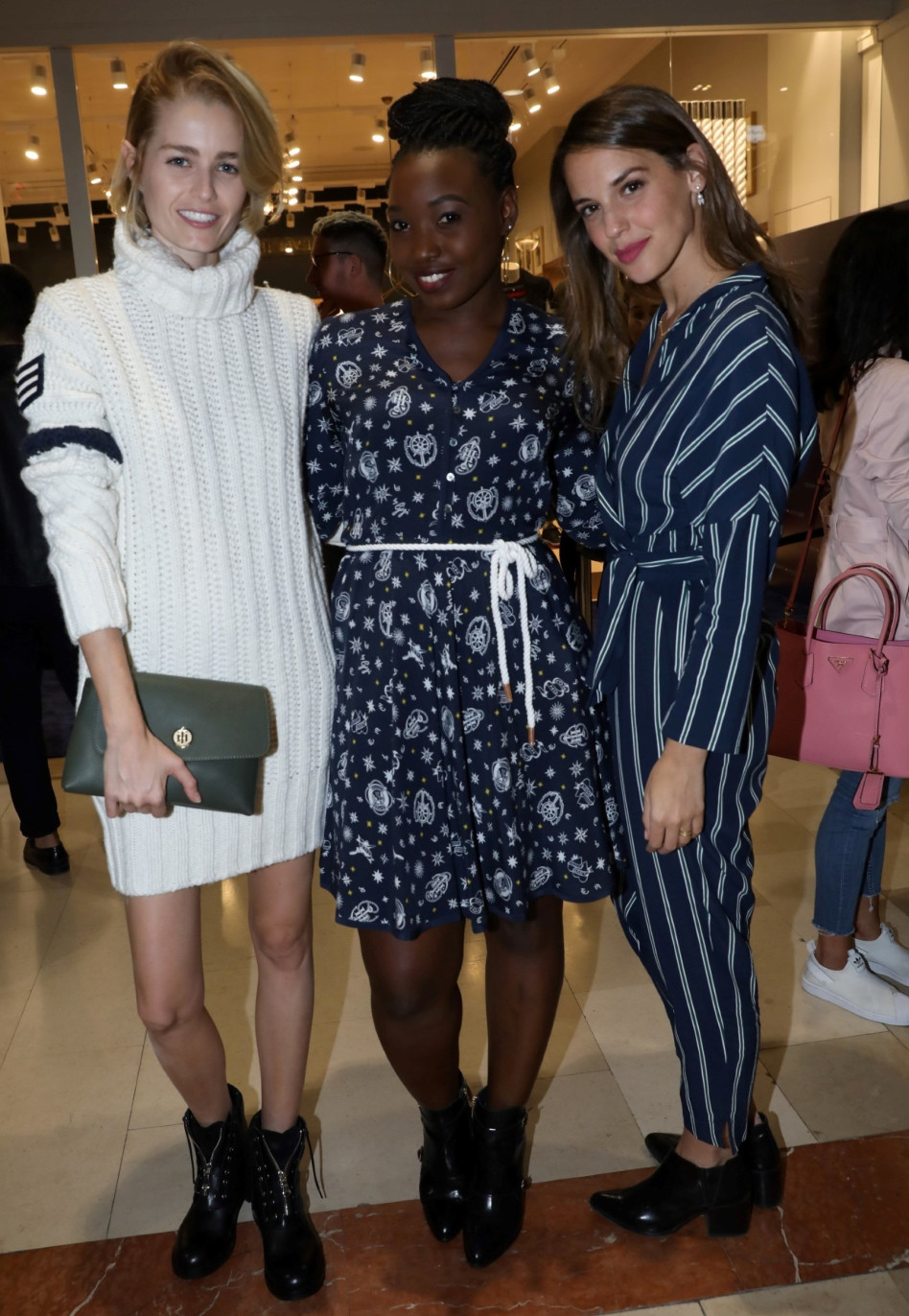 ריין אלישע מצטלמת עם ירדן הראל ושביט ויזל...