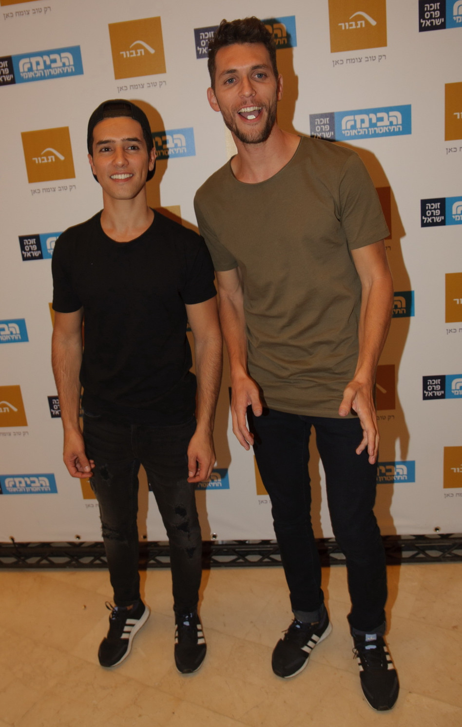 המום בגלל התמונה למעלה? עידן רול עם סקעת