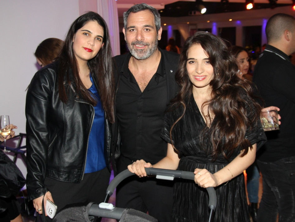 נרגשים. הזוג זיסמן כהן עם הדס מוזס