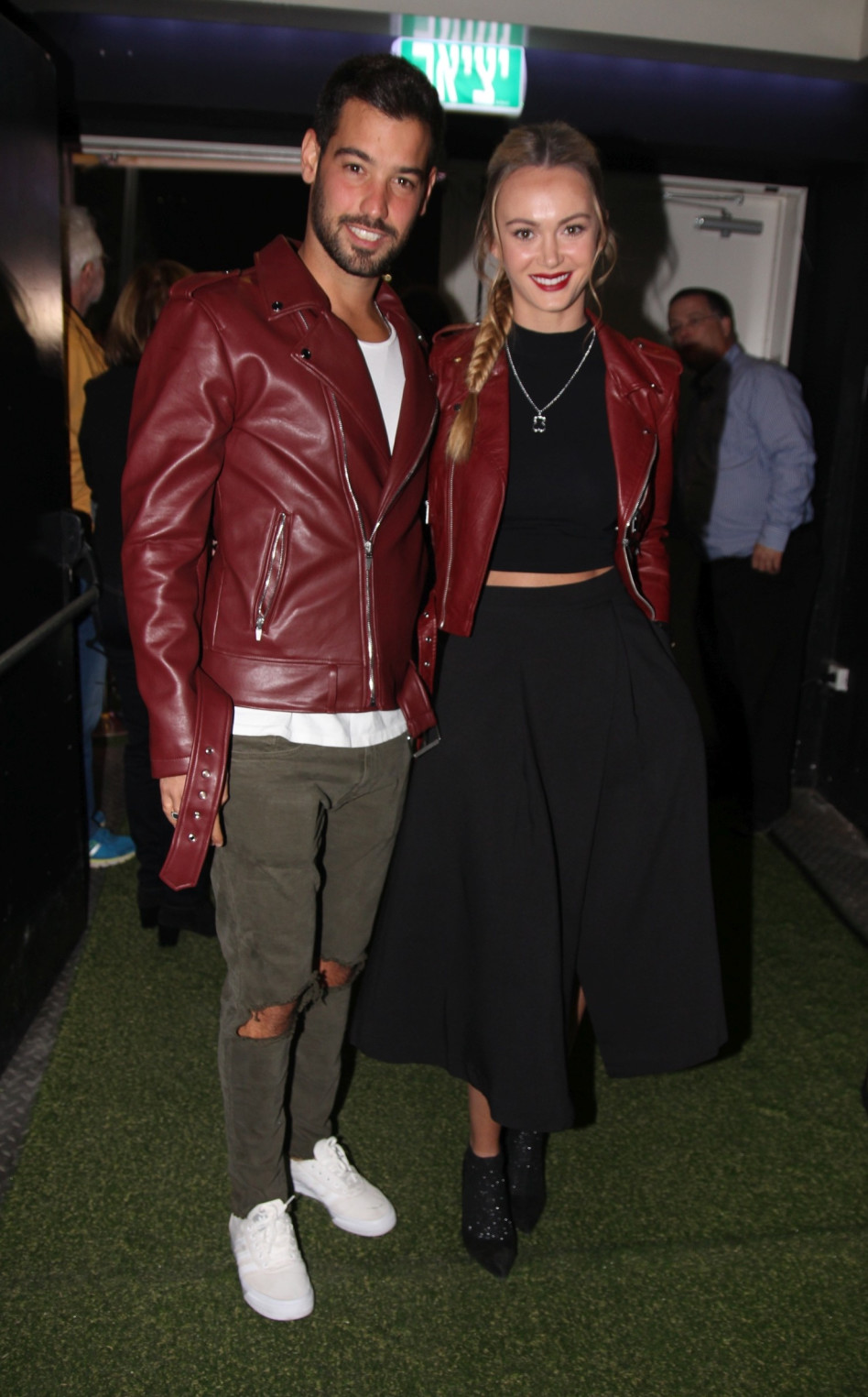 תאומים סיאמים. קסניה טרנטול ועמרי בן נתן (צילום: אור גפן)