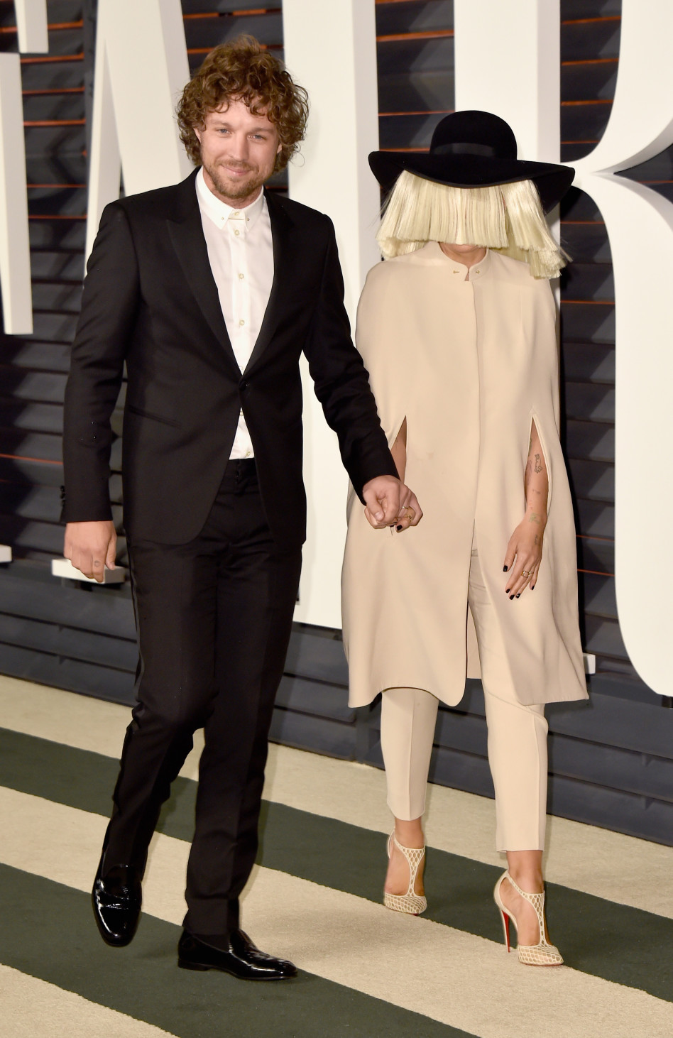 זה כי הוא לא הצליח לנשק אותה מבעד לפאה? סיה ואריק אנדרס (צילום: גטי)