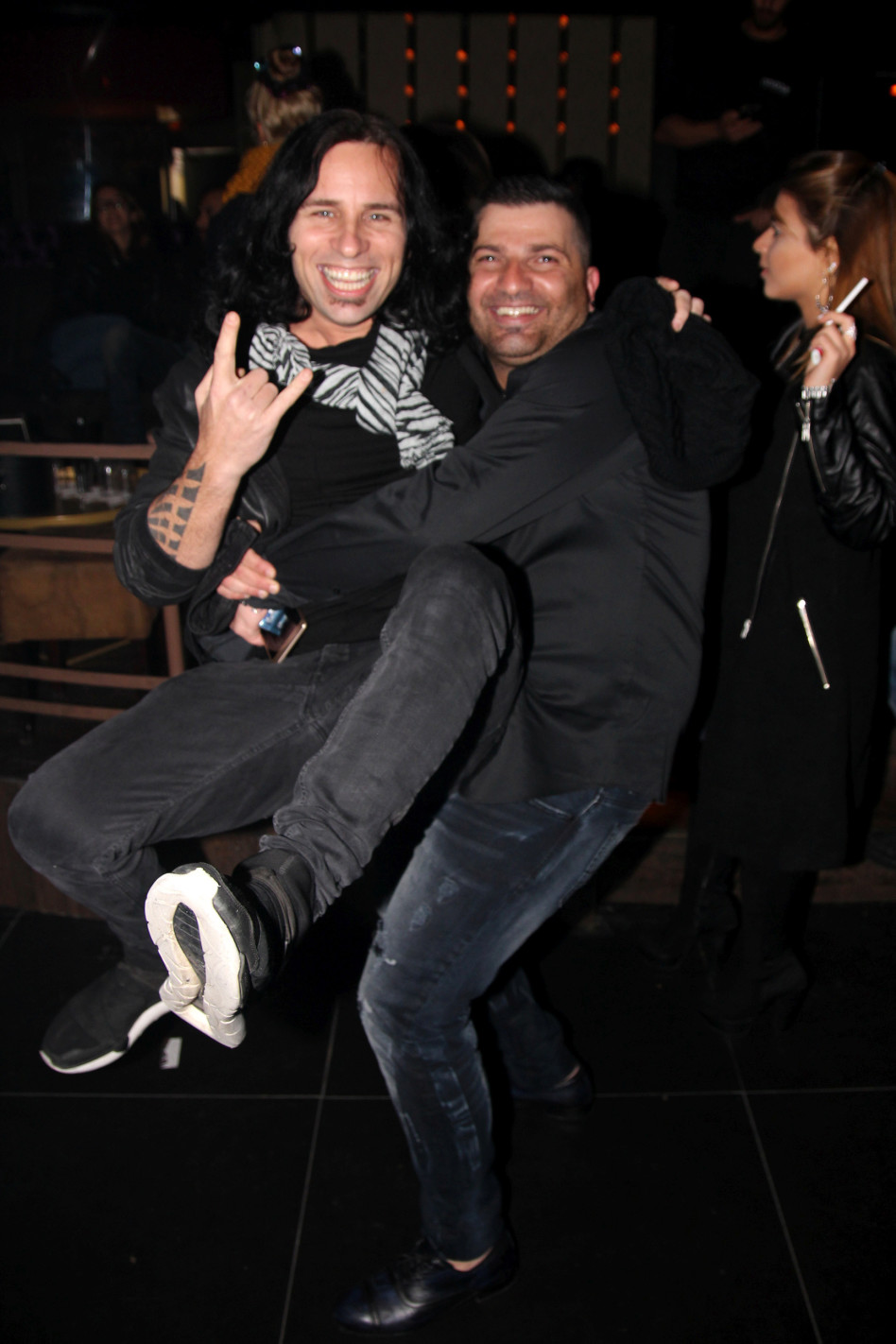 עפים על החיים. דודו כהן וסקאזי