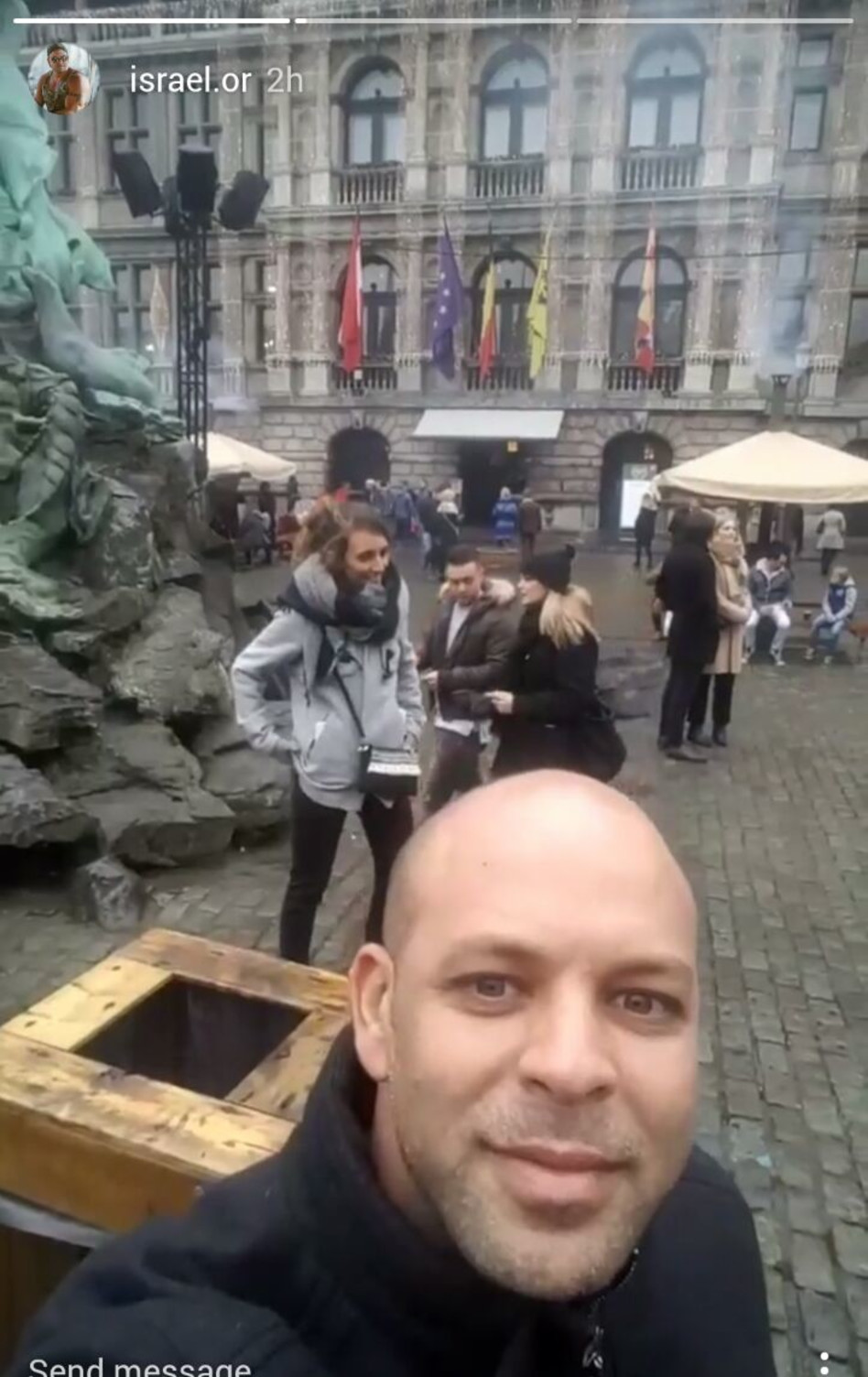 מבלה בין העתיקות (צילום: צילום מסך אינסטגרם)