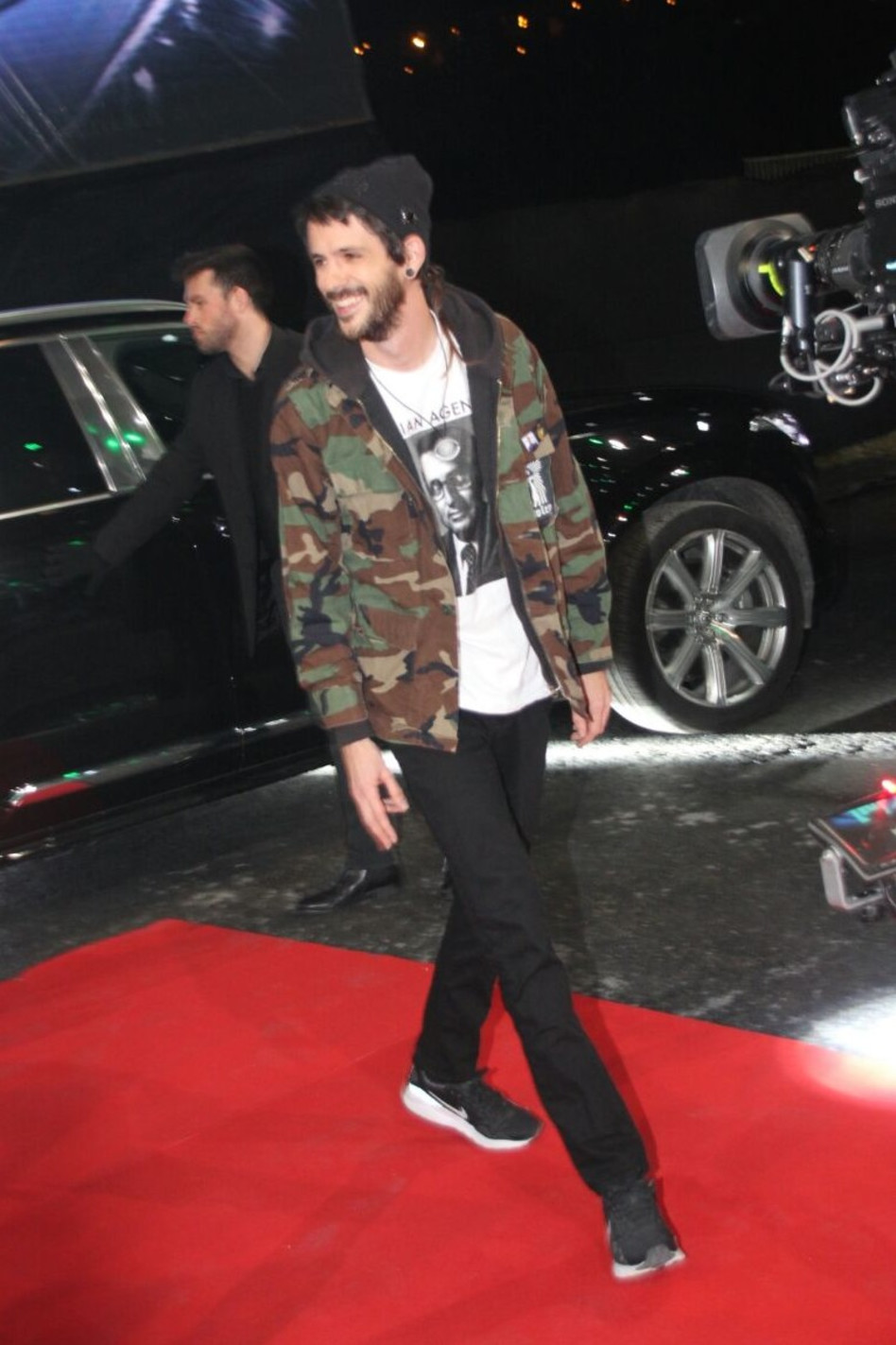 מתכונן למלחמה? שם ברדוגו (צילום: ניר פקין)