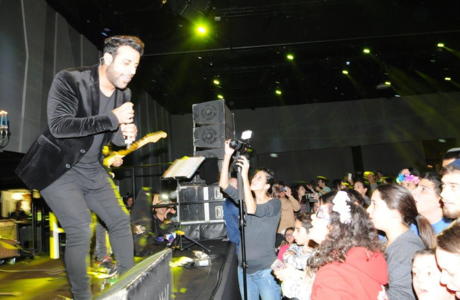 פותח את הלב. דודו אהרון (צילום: ברק פכטר)