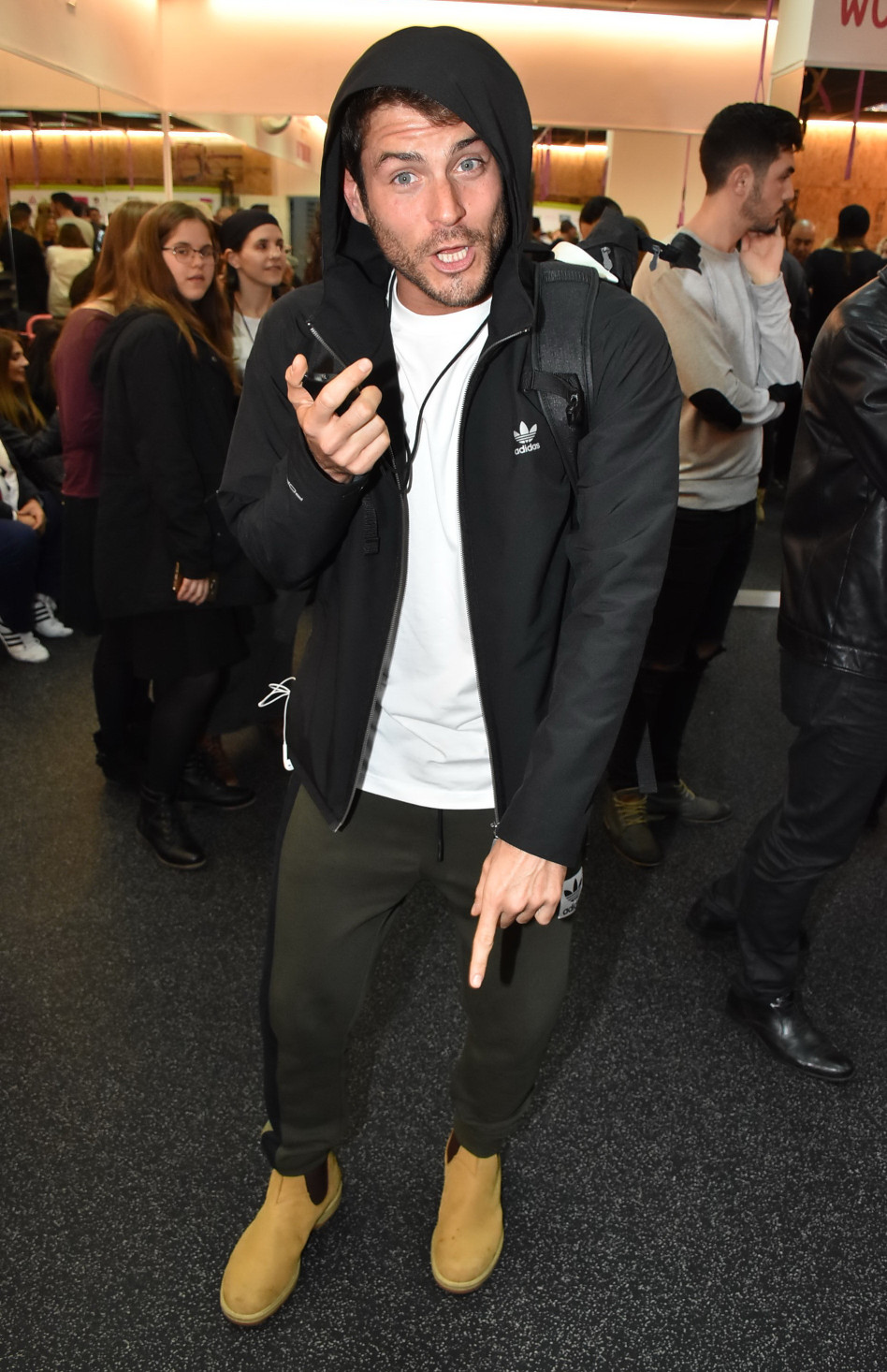 פרח קטן. אדריאנו חאובל