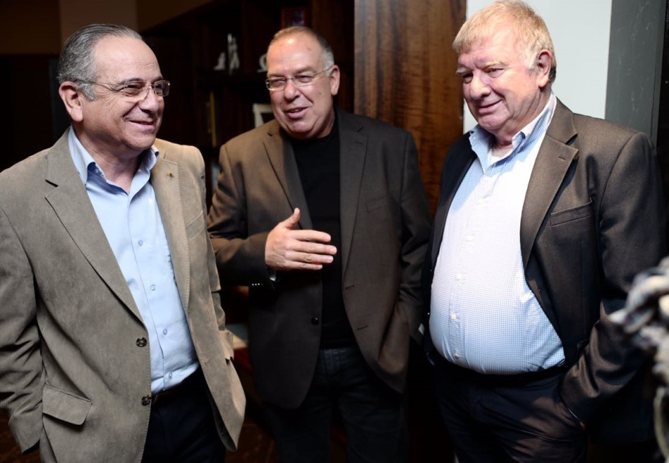 אלי גונן, דובי אמיתי ושרגא ברוש ( צילום: שי אשכנזי)