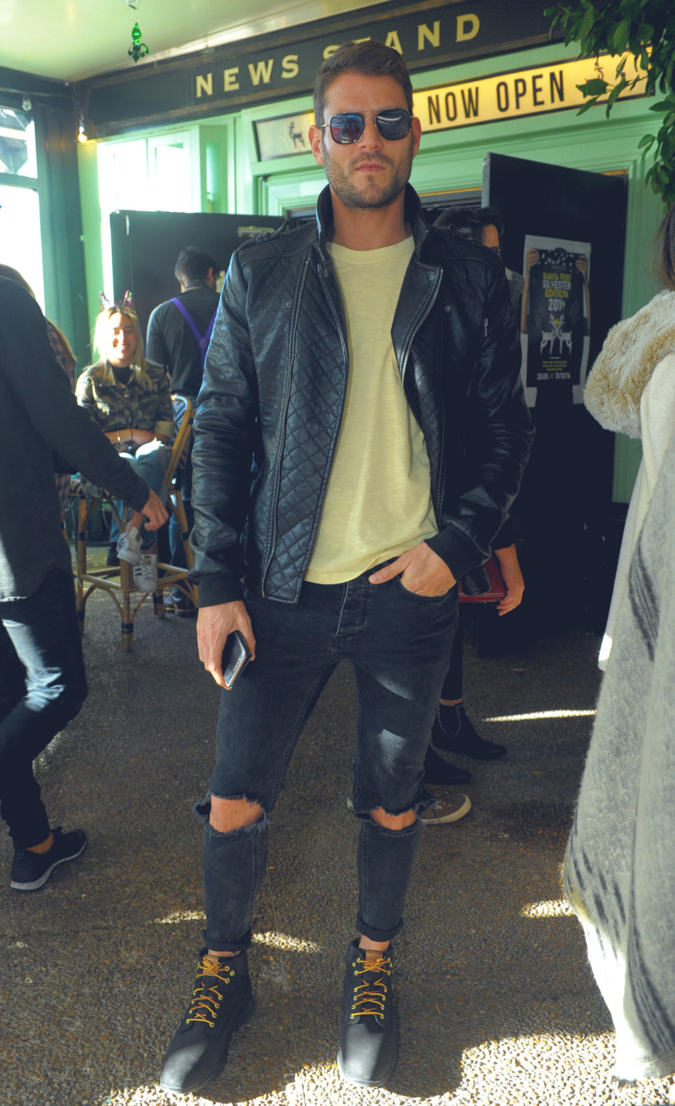 בכל מקום. אדריאנו חאובל