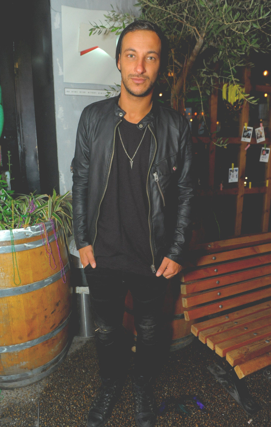 בחור בשחור. ג'וזי זירה