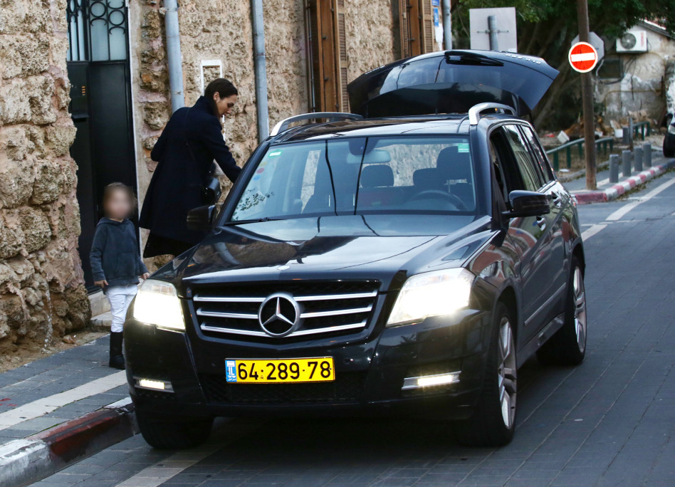 גם כאן דואגת לנהוג בסטייל. גל גדות (צילום: אלוני מור)