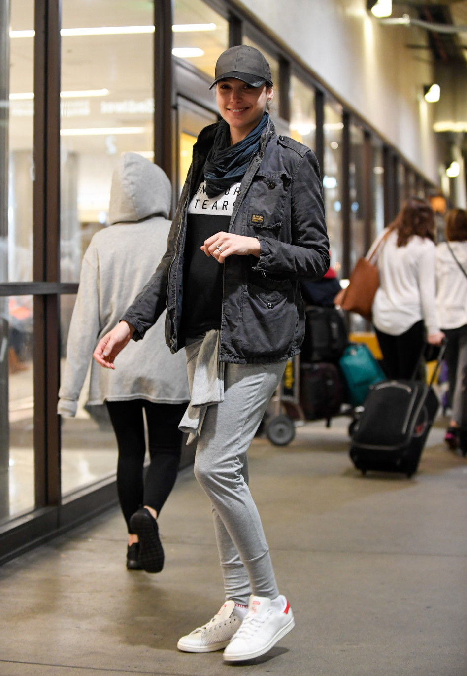 לגמרי רואים את הבטן התופחת . (צילום: splashnews(