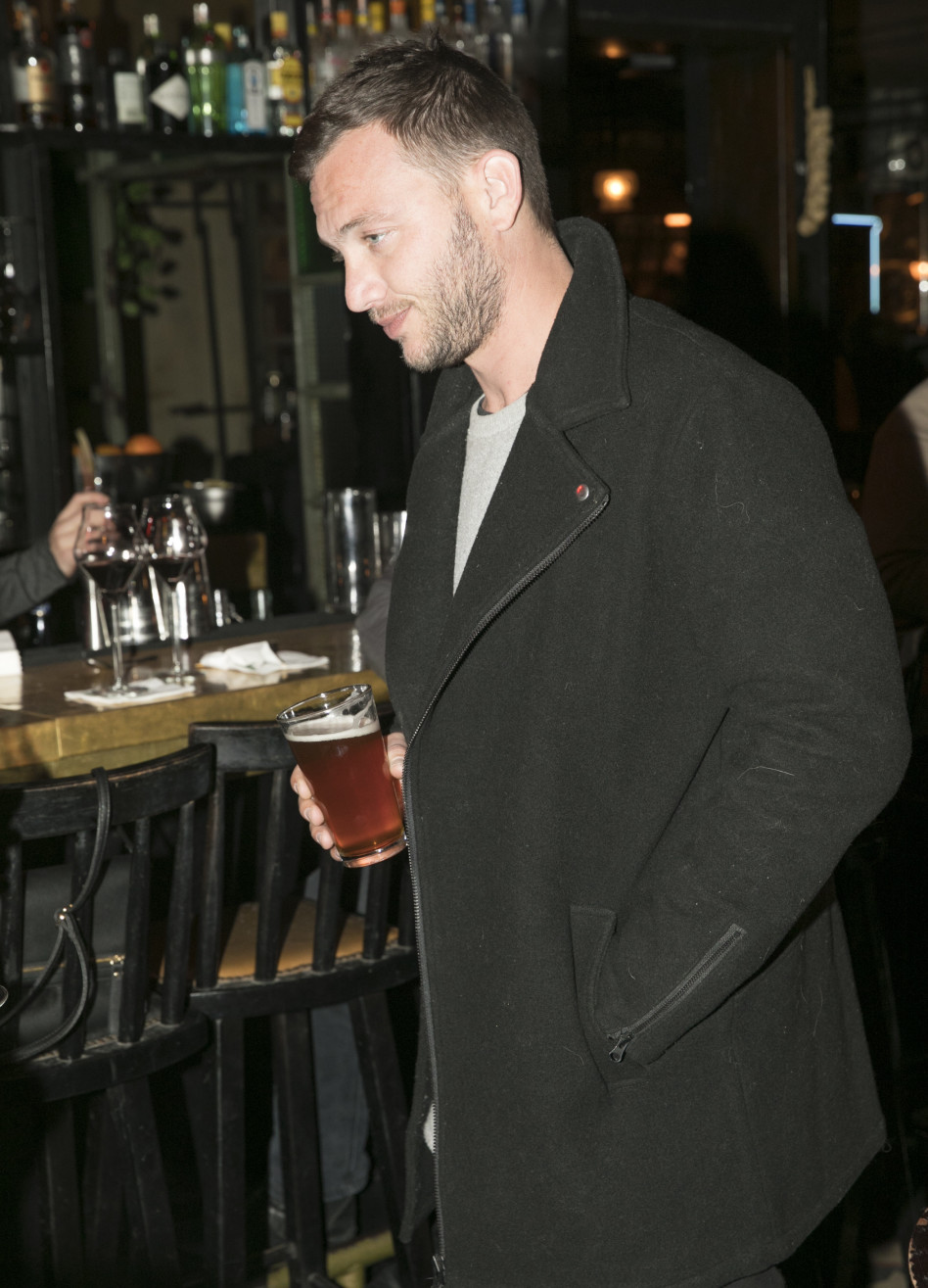 ולא מטביע את יגונו בשיכר