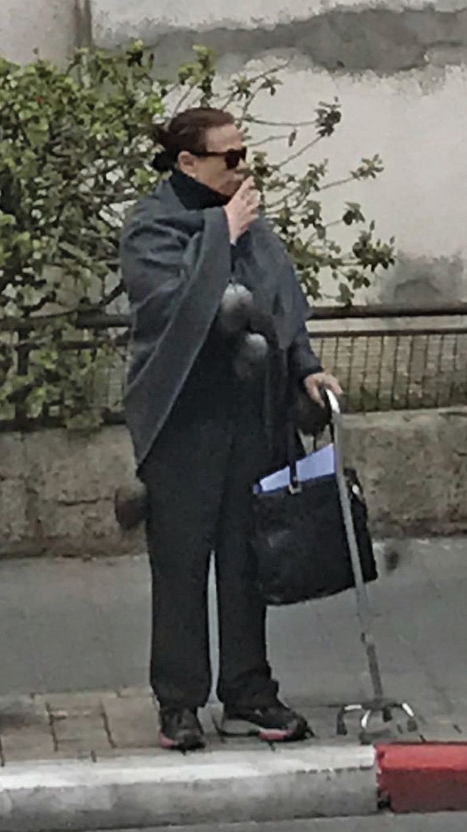 לא יותר פשוט להזמין בטלפון?