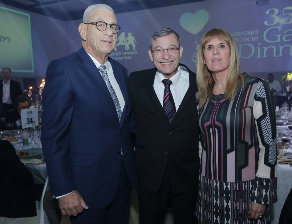 נחום פינברג ודוד פורטוביץ אורית בנבנישתי (צילום: אביב חופי)