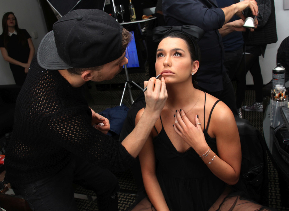 עזבי אותך איפור, הגוף תופס את הפוקוס