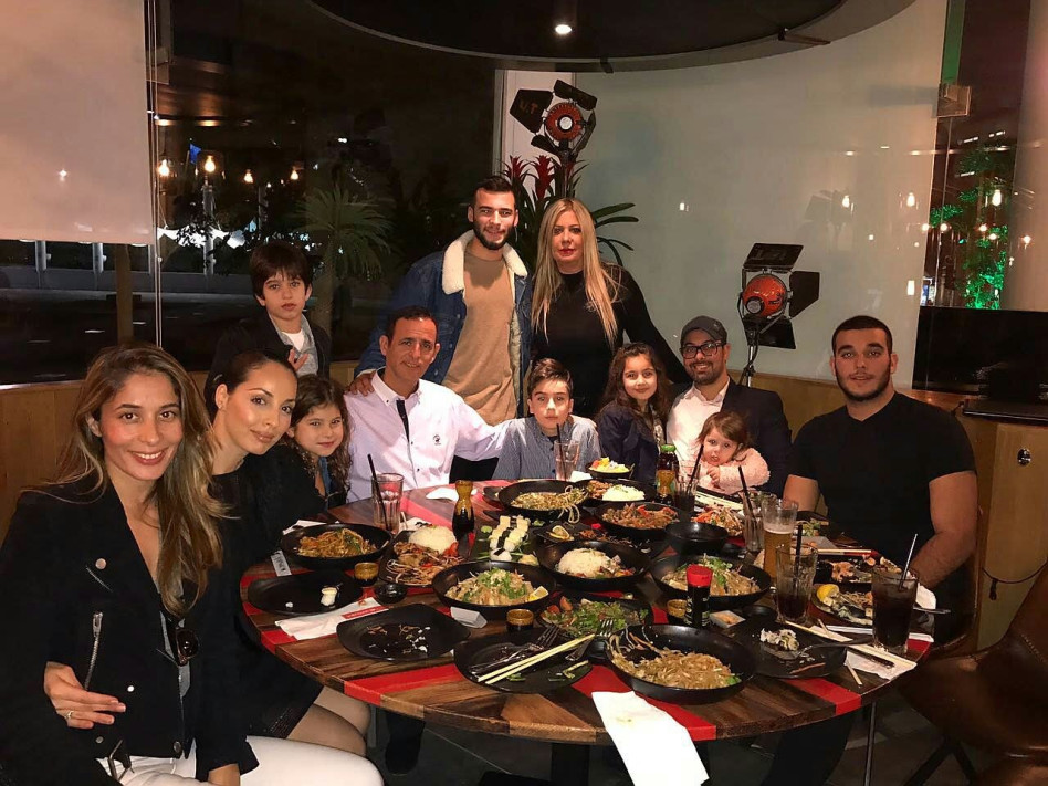 האיחוד הגדול. שמוליק וכוכב עם הילדים (צילום: צילום פרטי)