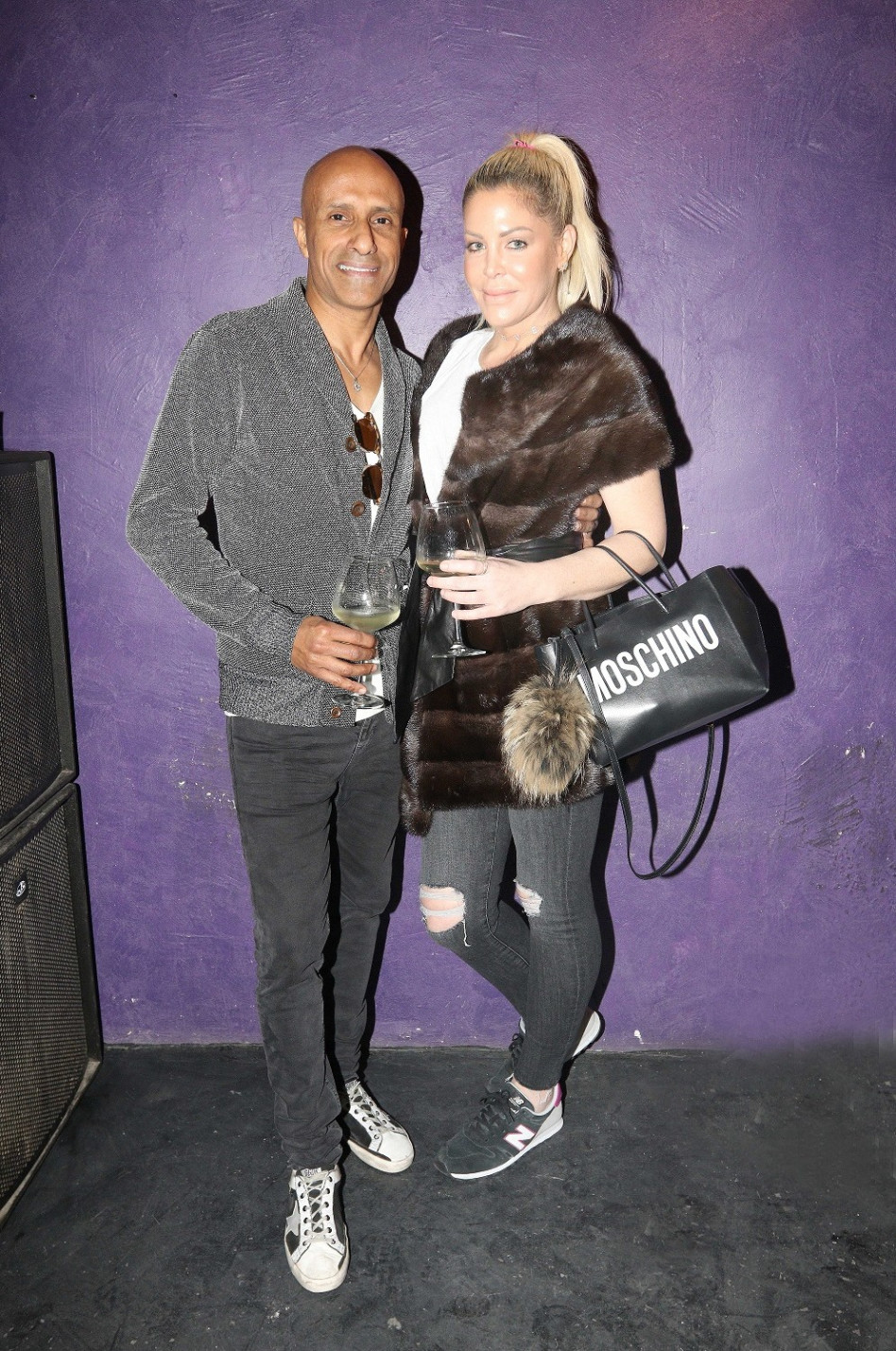 משיקה. ג'ניפר סנוקל ובן הזוג