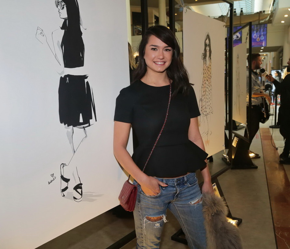 עם הכפילה שלה. אדל בספלוב