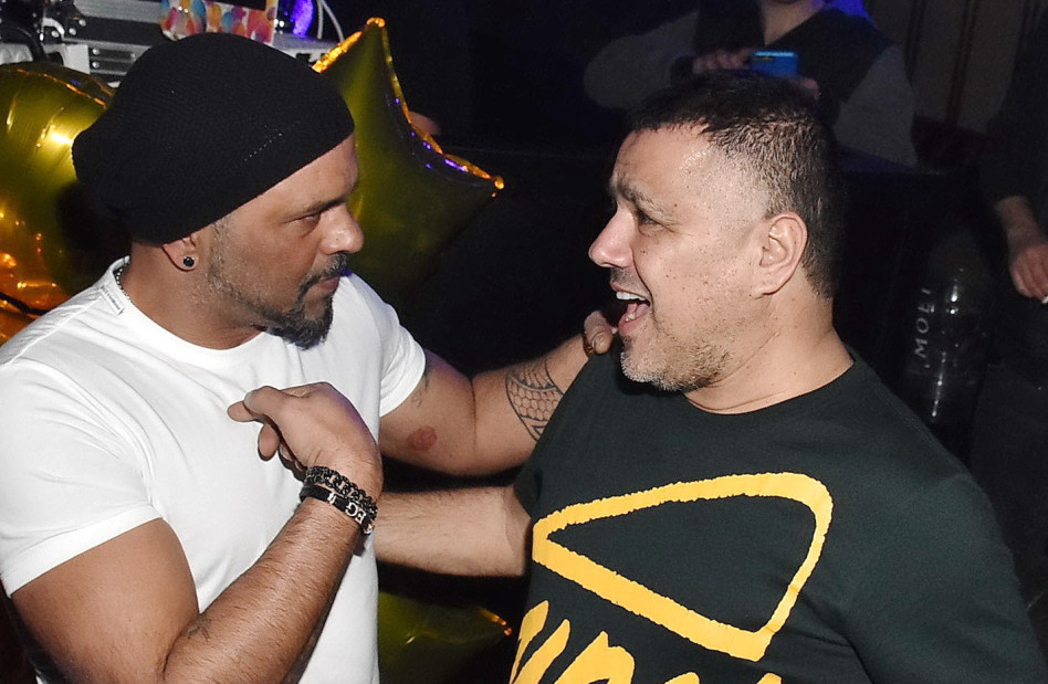 "אני, עכשיו שלך אחי" אייל גולן ובני פרץ. (צילום: יח"צ BEEׂ