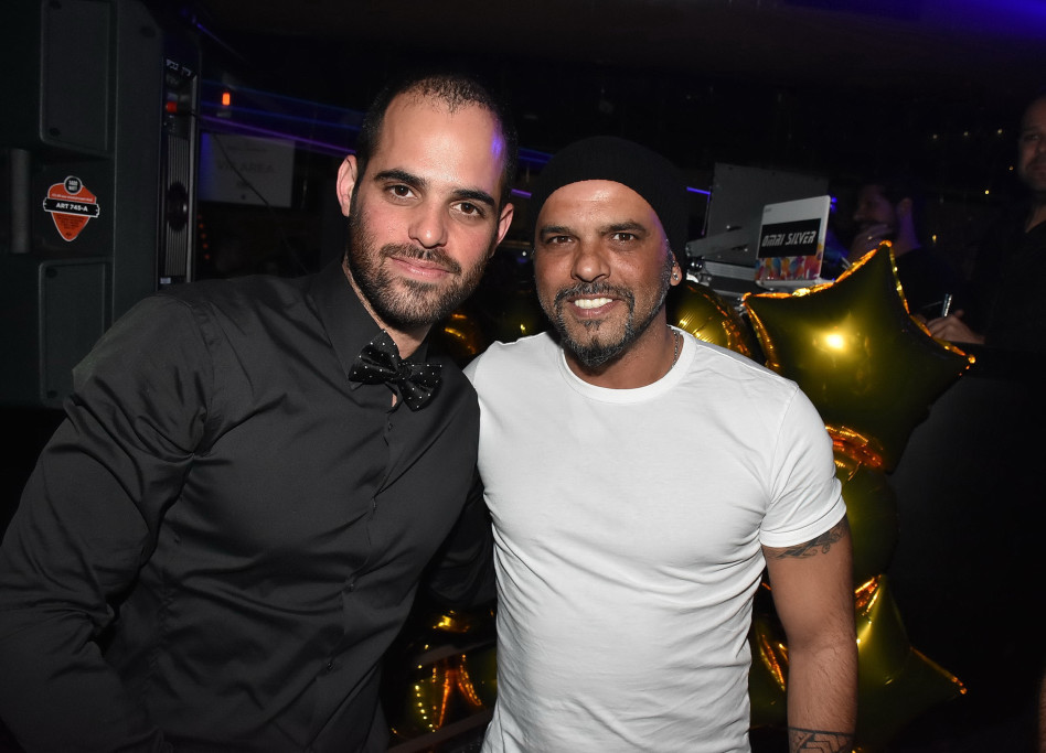 יש תמונה עם ילד היום הולדת אבל לא עם האישה של חייו. אייל גולן ואמיר אפרתי