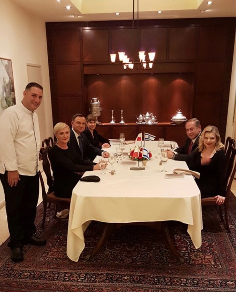 החבורה חוגגת