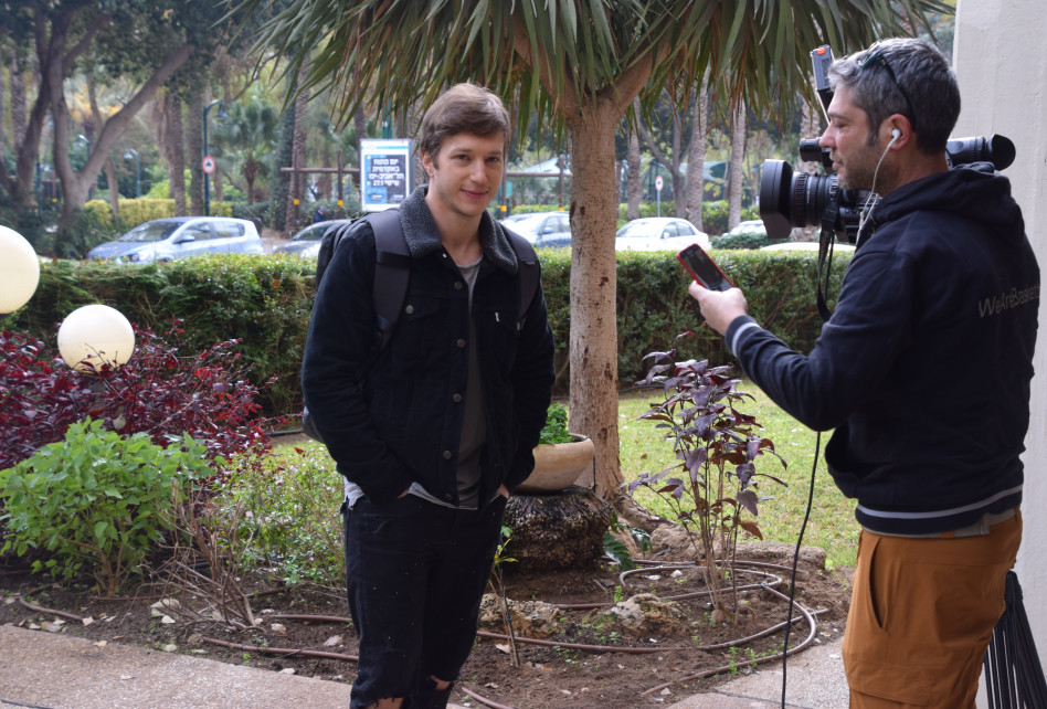 עכשיו אעשה לה גב