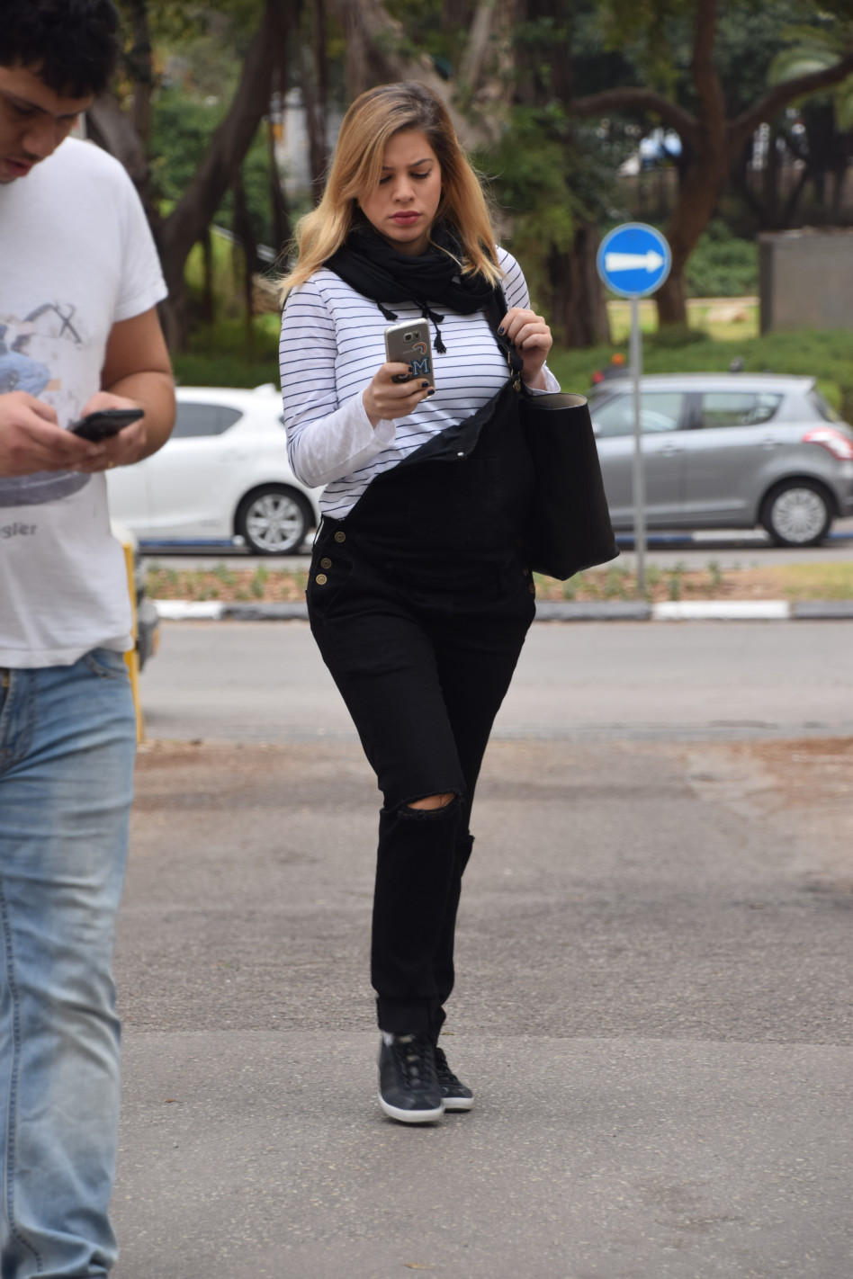 לא אכפת לה מהדרמות. שיר מורנו