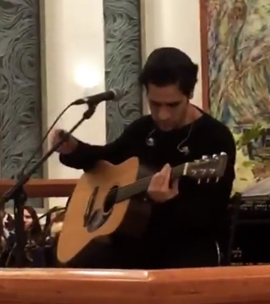 מי שמאמין לא מפחד. אביב גפן (צילום: אינסטגרם)