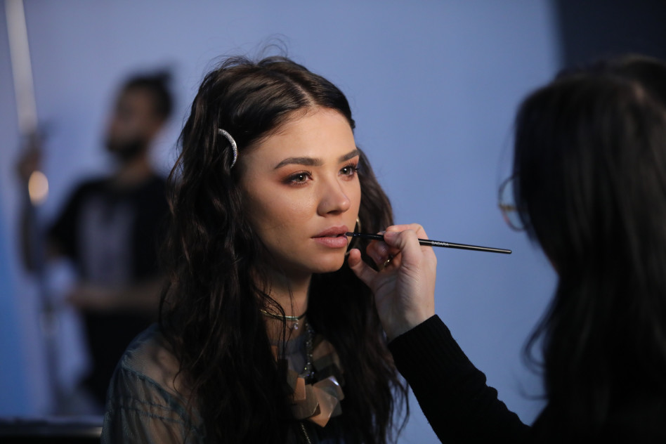 קצת טאצ' אפים ויאללה לצילומים