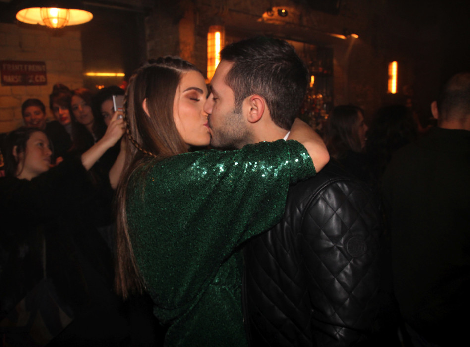 גם הוא בא לפנק את האישה. דנה זרמון והארוס גיא