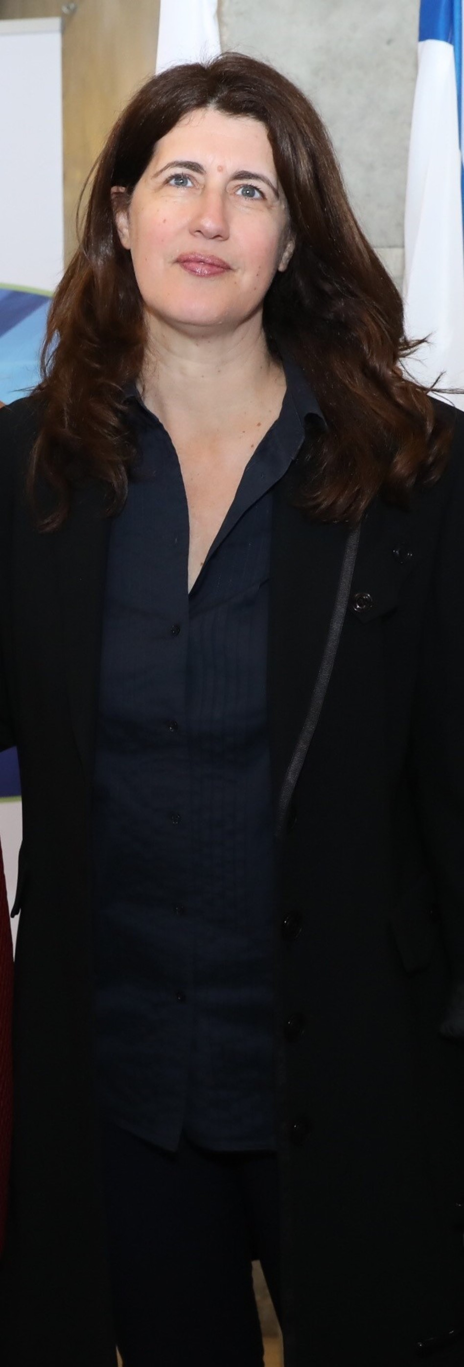 אפרת דובדבני בעיגול (צילום: רפי דלויה)