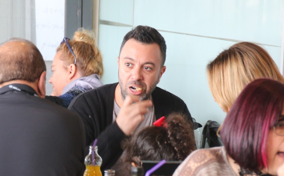 נראה שטעים לו