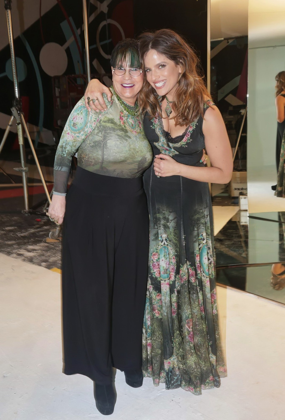 נועה תשבי ומיכל נגרין (צילום: שוקה כהן)