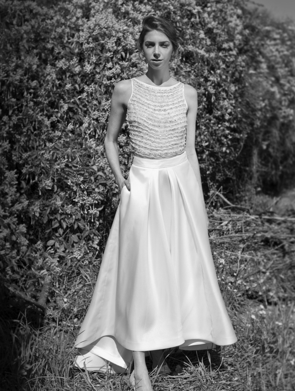 הורסת בשחור לבן