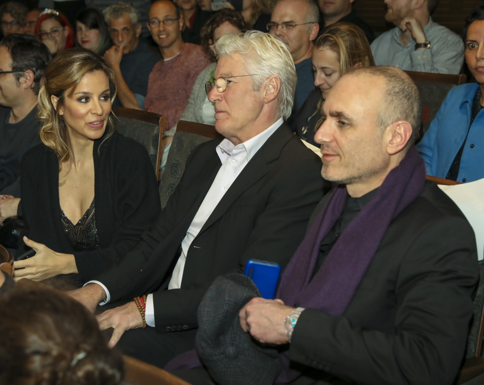 לא הגיע הזמן לשיפוץ הכיסאות?