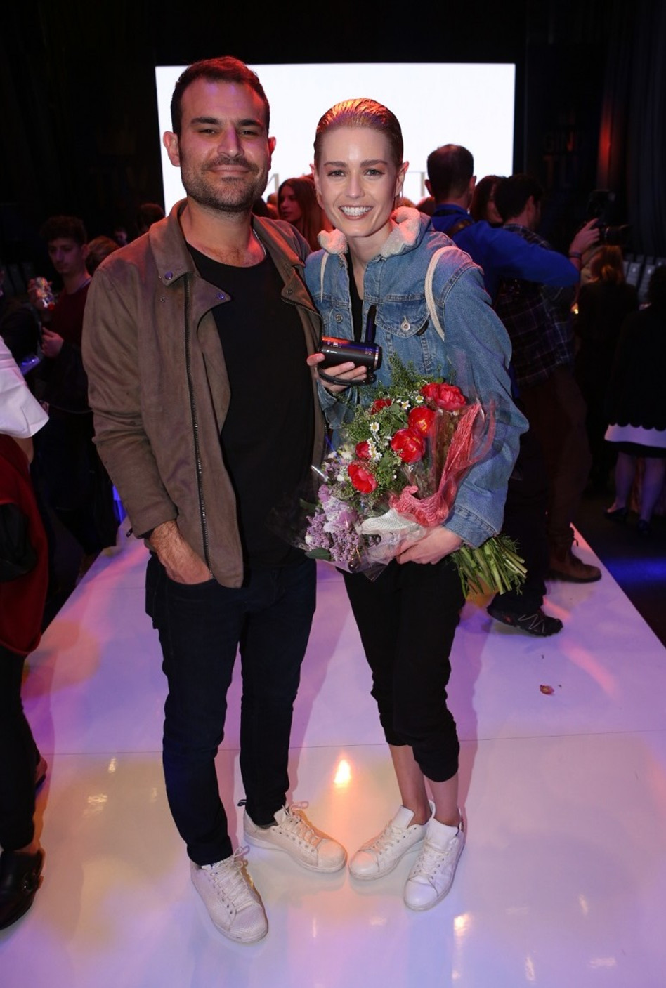 קיבלה פרחים. שביט ויזל ואוהד בן נון (צילום: עופר חן)