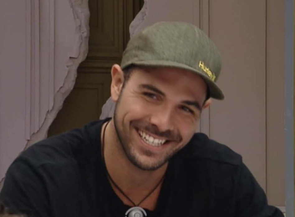 גם הוא שומר כשרות...אביחי אוחנה (צילום מסך)