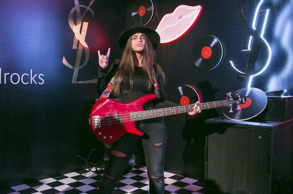 שימו אותה ברמקולים