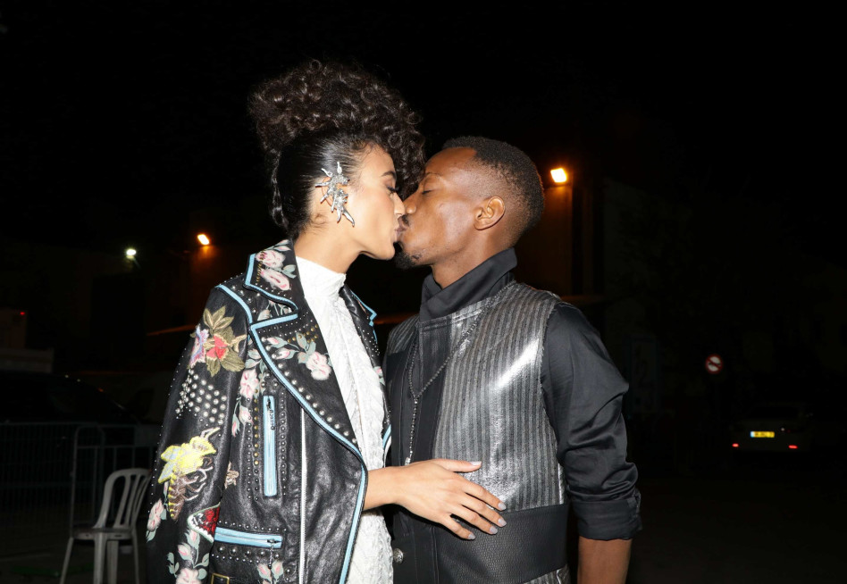 אהבה פורחת גם בלי המצלמות