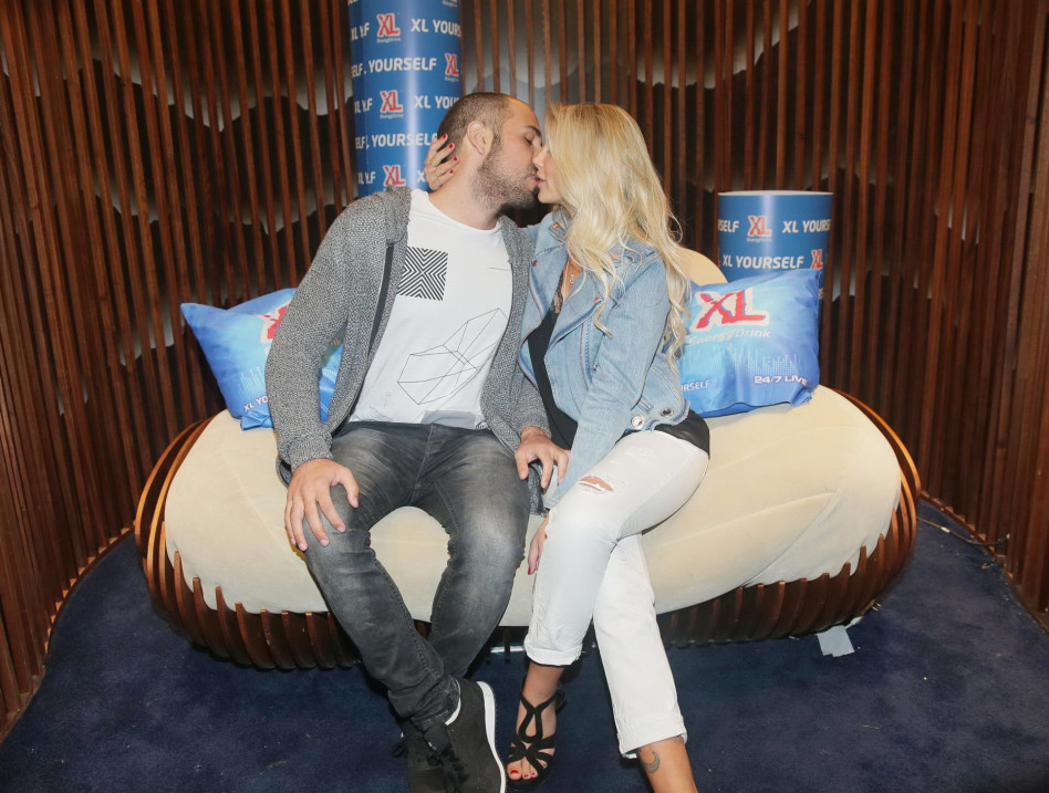 הנשיקה האחרונה. מעיין אשכנזי ואביחי אוחנה (צילום: שוקה כהן)