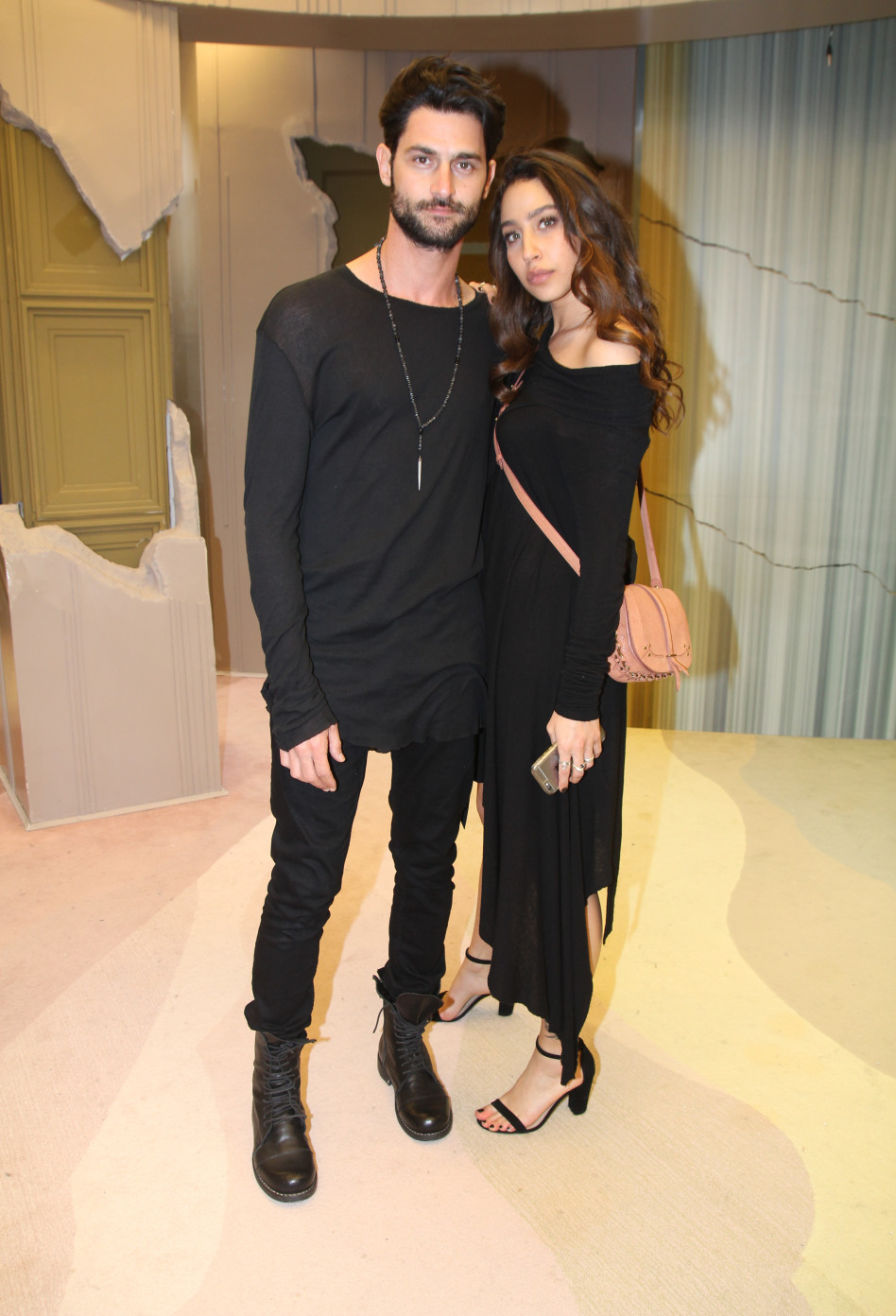 הגיעו לסמן וי. שני ועומר