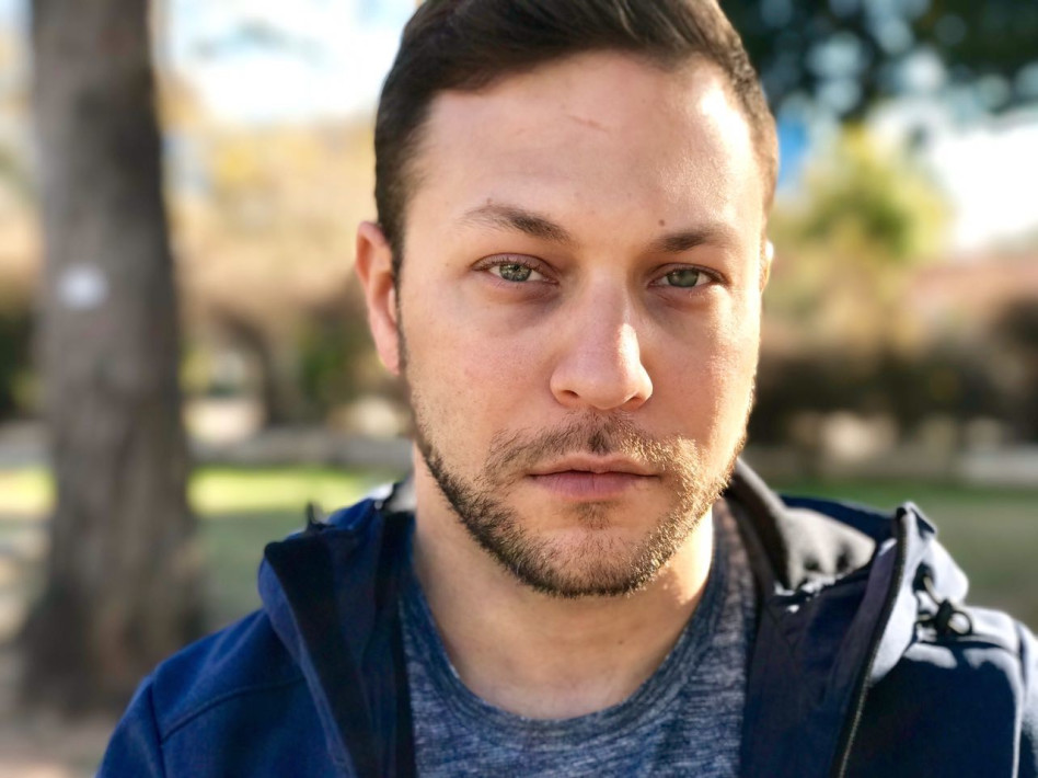 שמחים בשבילו. אורי אבן 