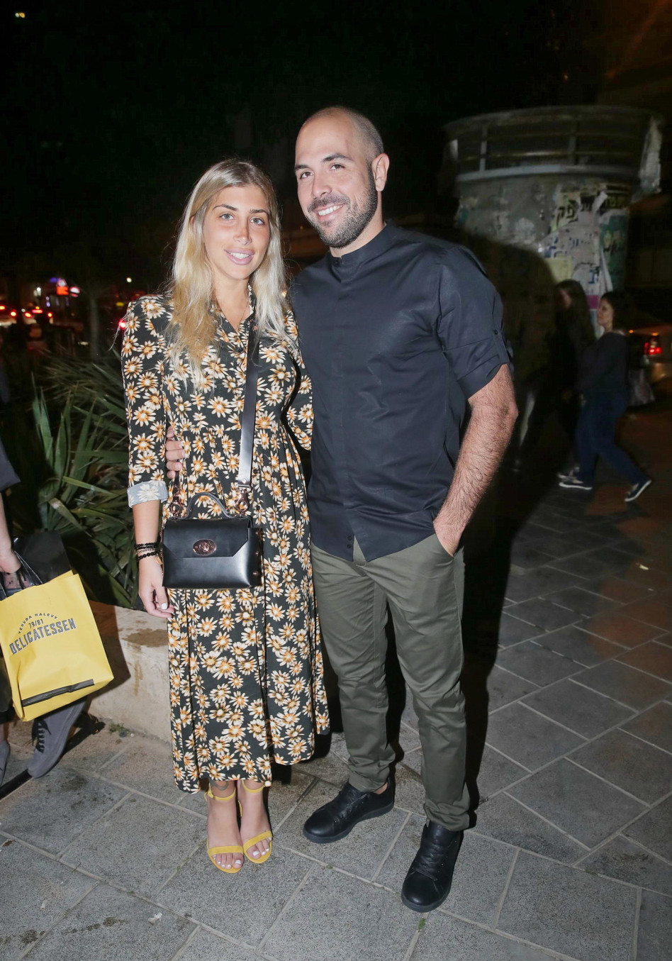 רק מה הקטע של השמלה?