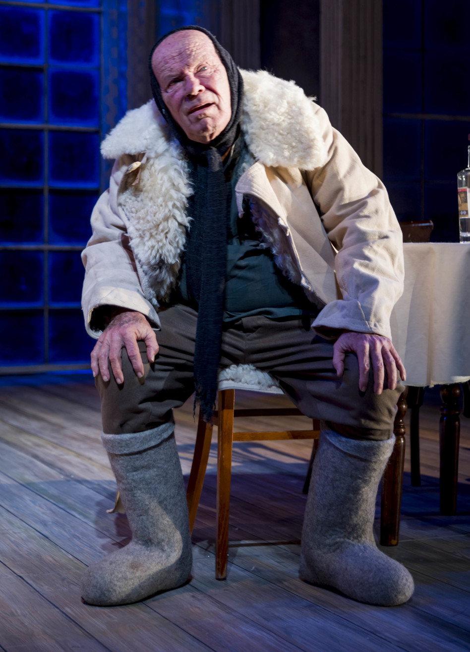 מתוך ההצגה. שלמה וישינסקי (צילום: ז'ראר אלון)