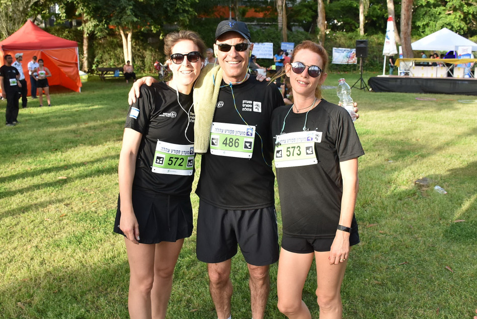 דנה, נועם וטל וימן (צילום: אביב חופי)