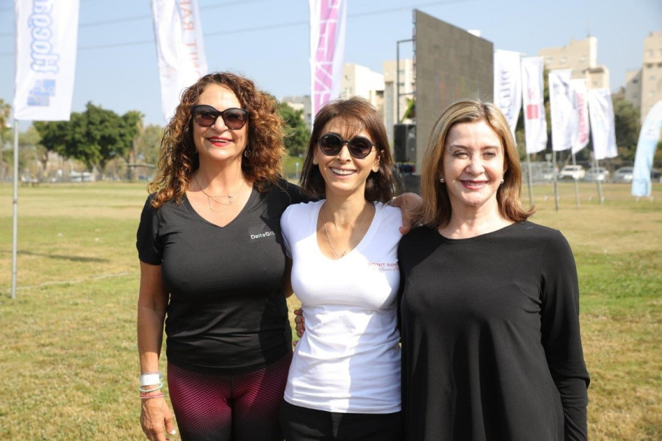סנדרה שדה, יפית רפאל ודליה מטנבר. צילום: רפי דלויה