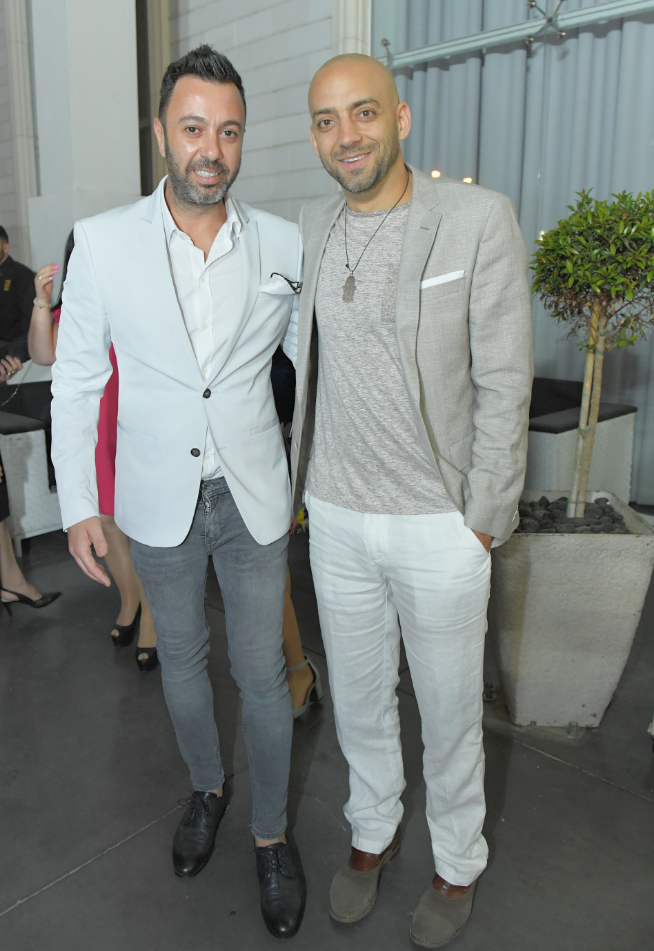 קיבוץ גלויות. עידן רייכל וליאור נרקיס